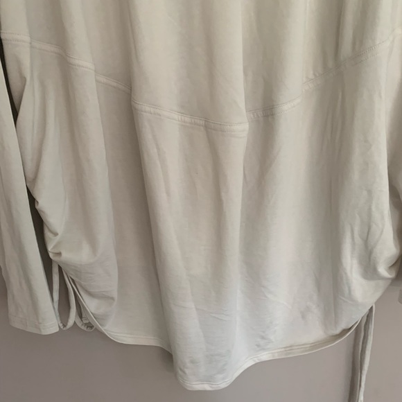 Lululemon top with side ties - Picture 4 of 6